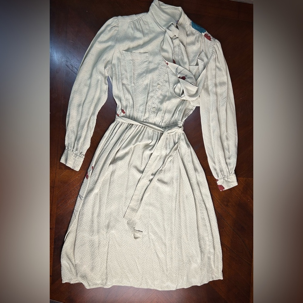 Chic Cream Long Sleeve Women's Dress 100% silk